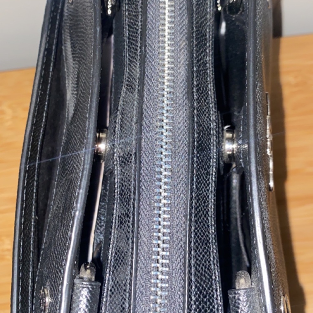 COACH black purse (like new) medium size - Picture 5 of 14